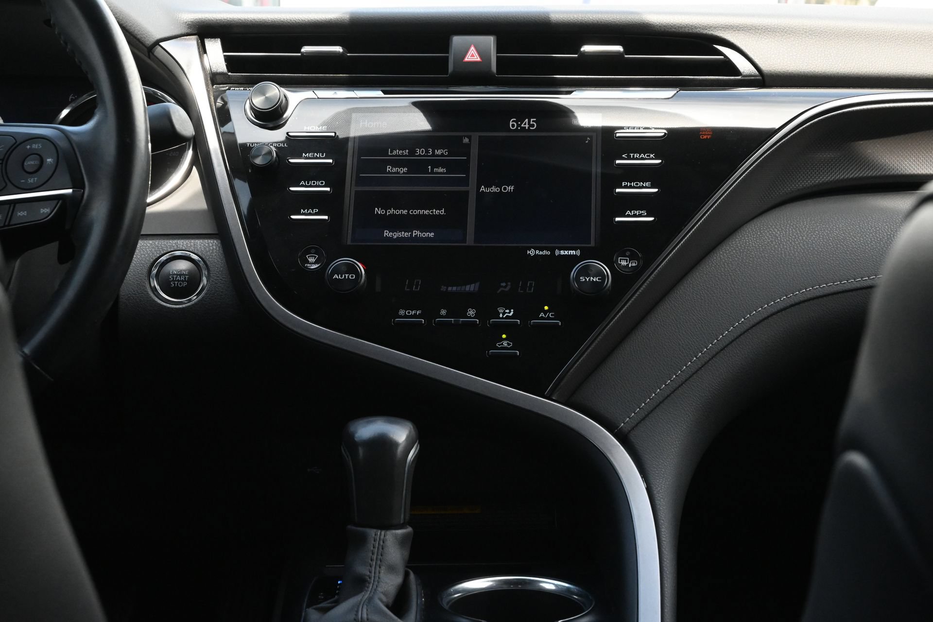 Used 2020 Toyota Camry XSE FWD image 13