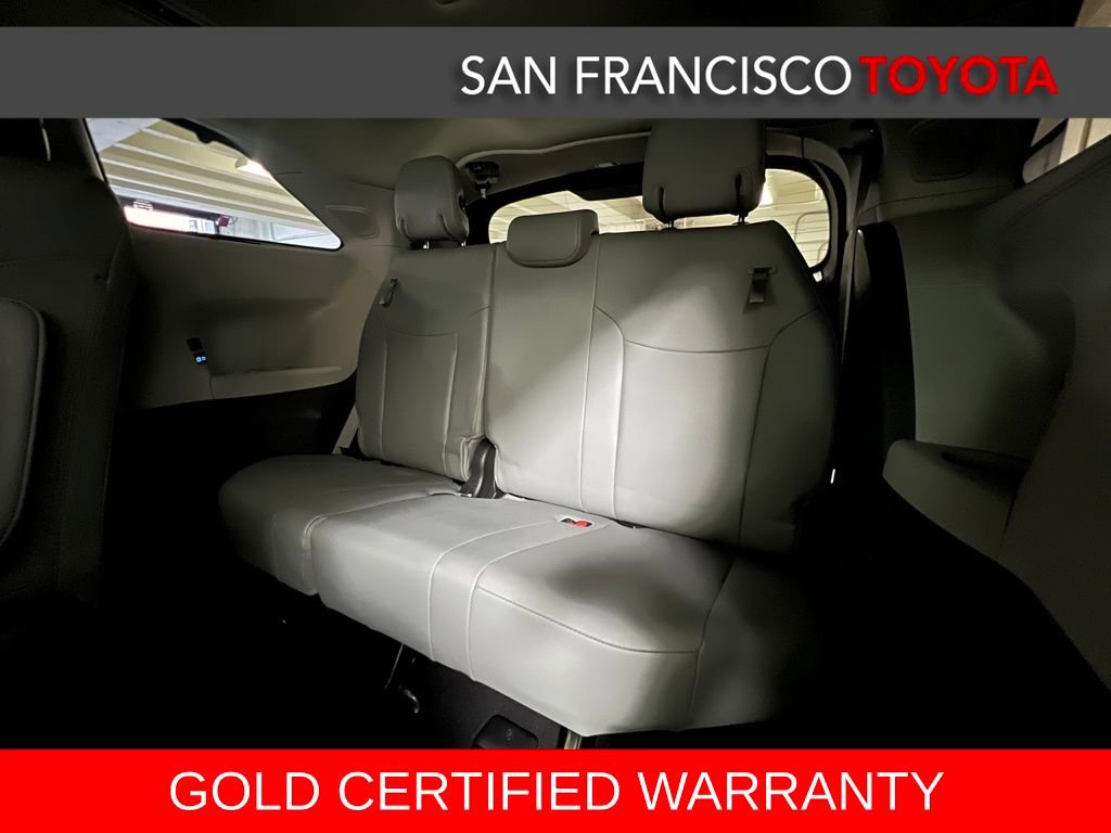Certified 2021 Toyota Sienna Limited image 18