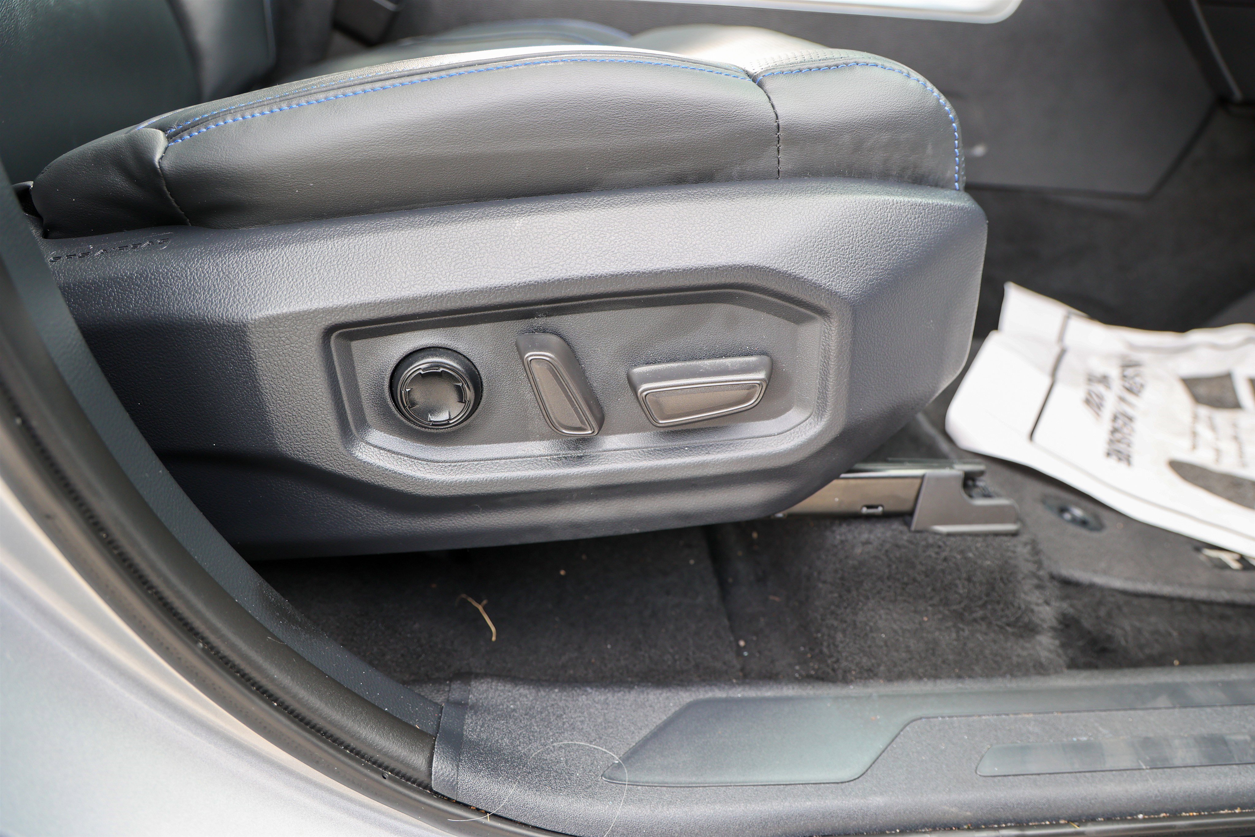 Used 2025 Toyota Tundra Platinum w/ TRD Off-Road Package image 49