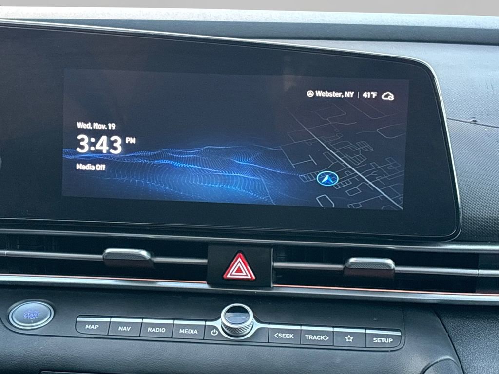 Certified 2023 Hyundai Elantra Limited image 19