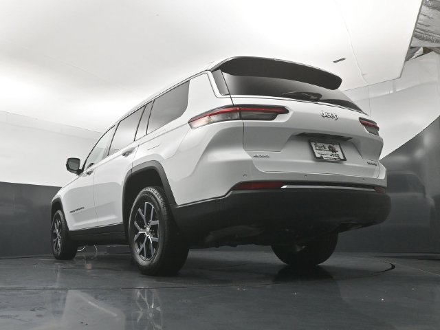 Used 2025 Jeep Grand Cherokee L Limited w/ Trailer Tow Package AWD/4WD image 22