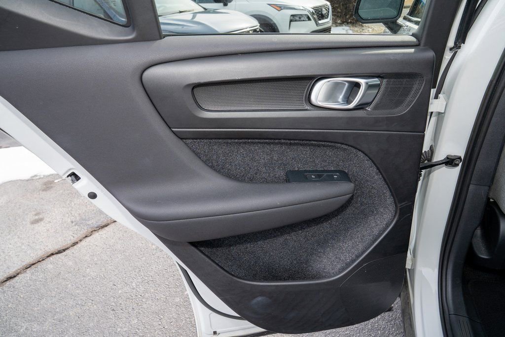 Used 2023 Volvo XC40 Recharge Ultimate image 19