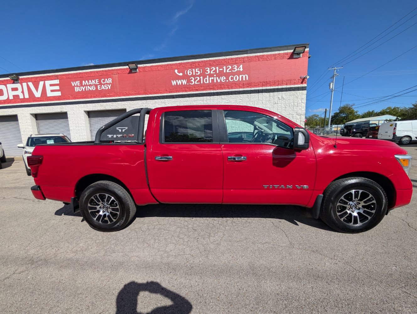 Used 2020 Nissan Titan SV w/ SV Convenience Package image 5