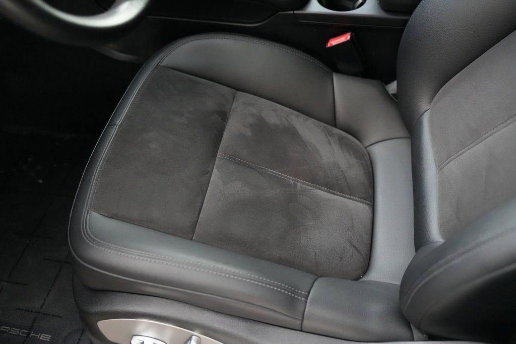 Used 2017 Porsche Macan w/ Driver Memory Package image 28