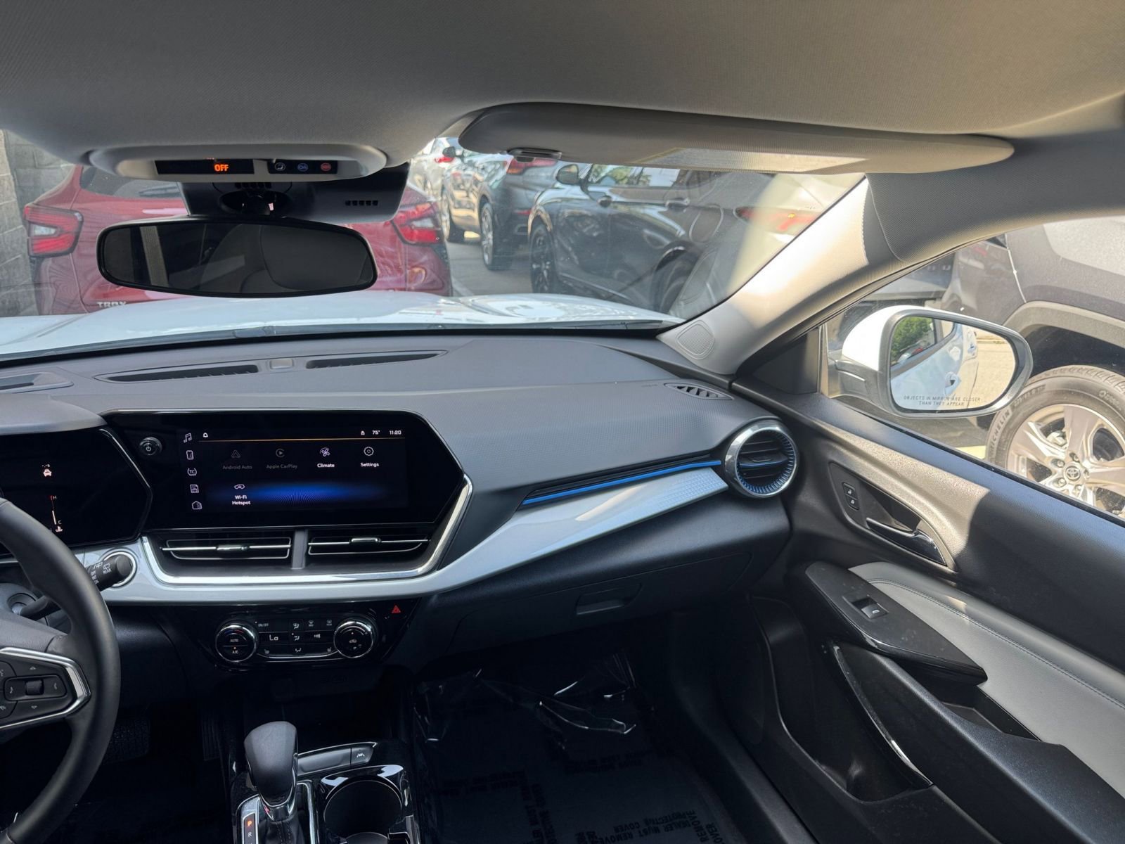 Used 2025 Chevrolet Trax LT w/ LT Convenience Package image 35