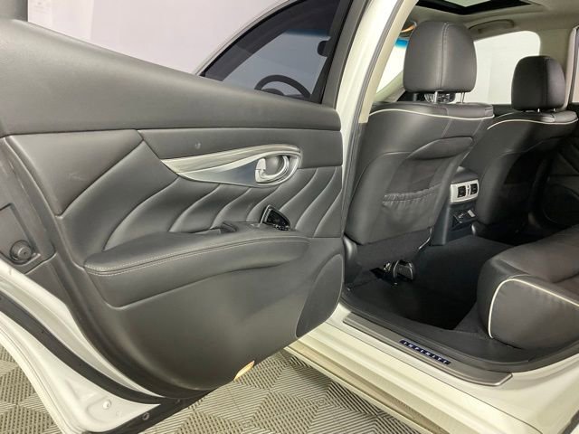 Used 2018 INFINITI Q70 L 3.7 image 13