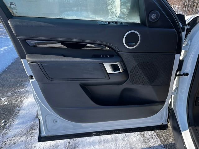 Used 2023 Land Rover Discovery S R-Dynamic image 10