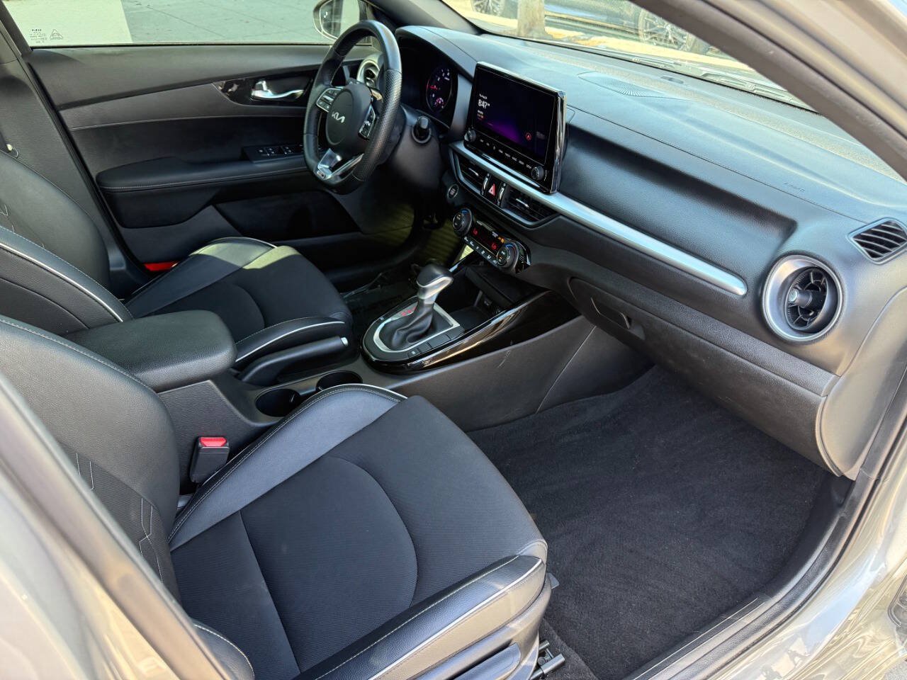 Used 2023 Kia Forte GT-Line FWD image 32