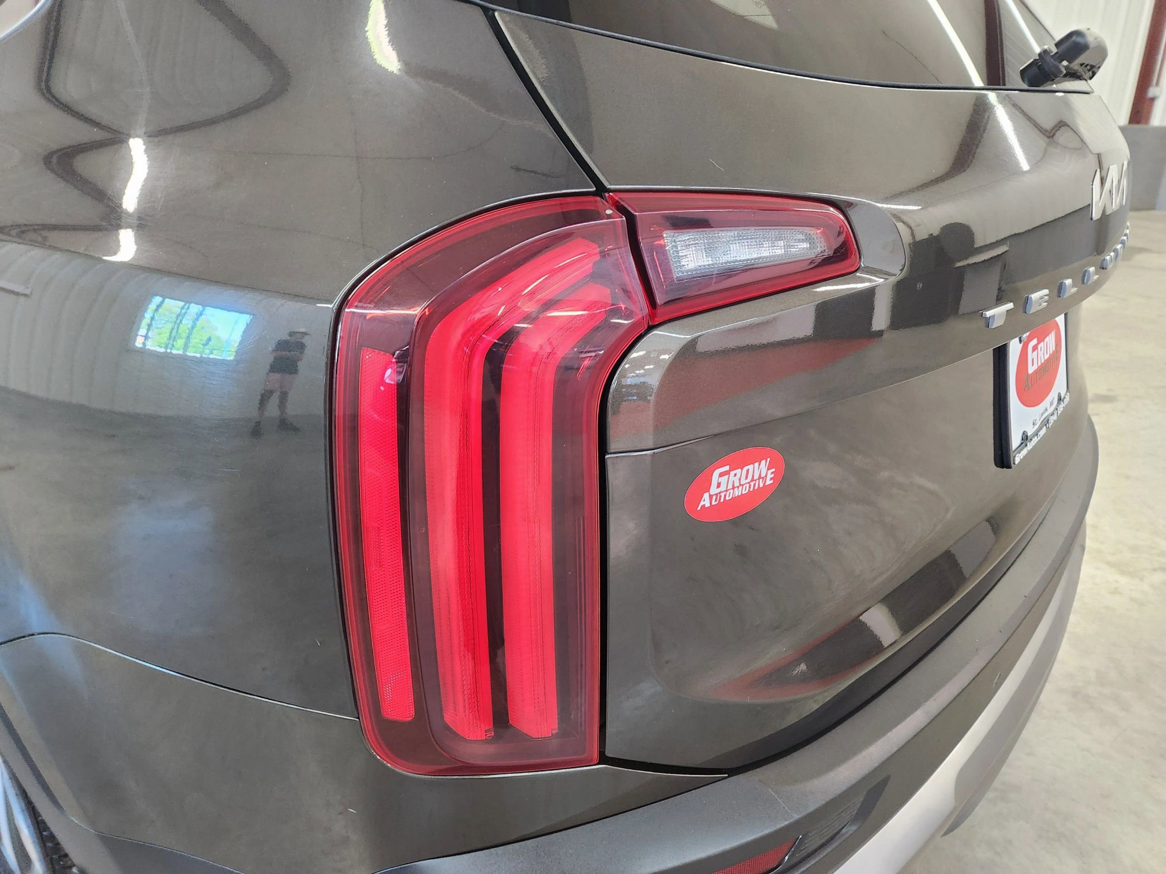 Used 2022 Kia Telluride EX w/ EX Premium Package image 25