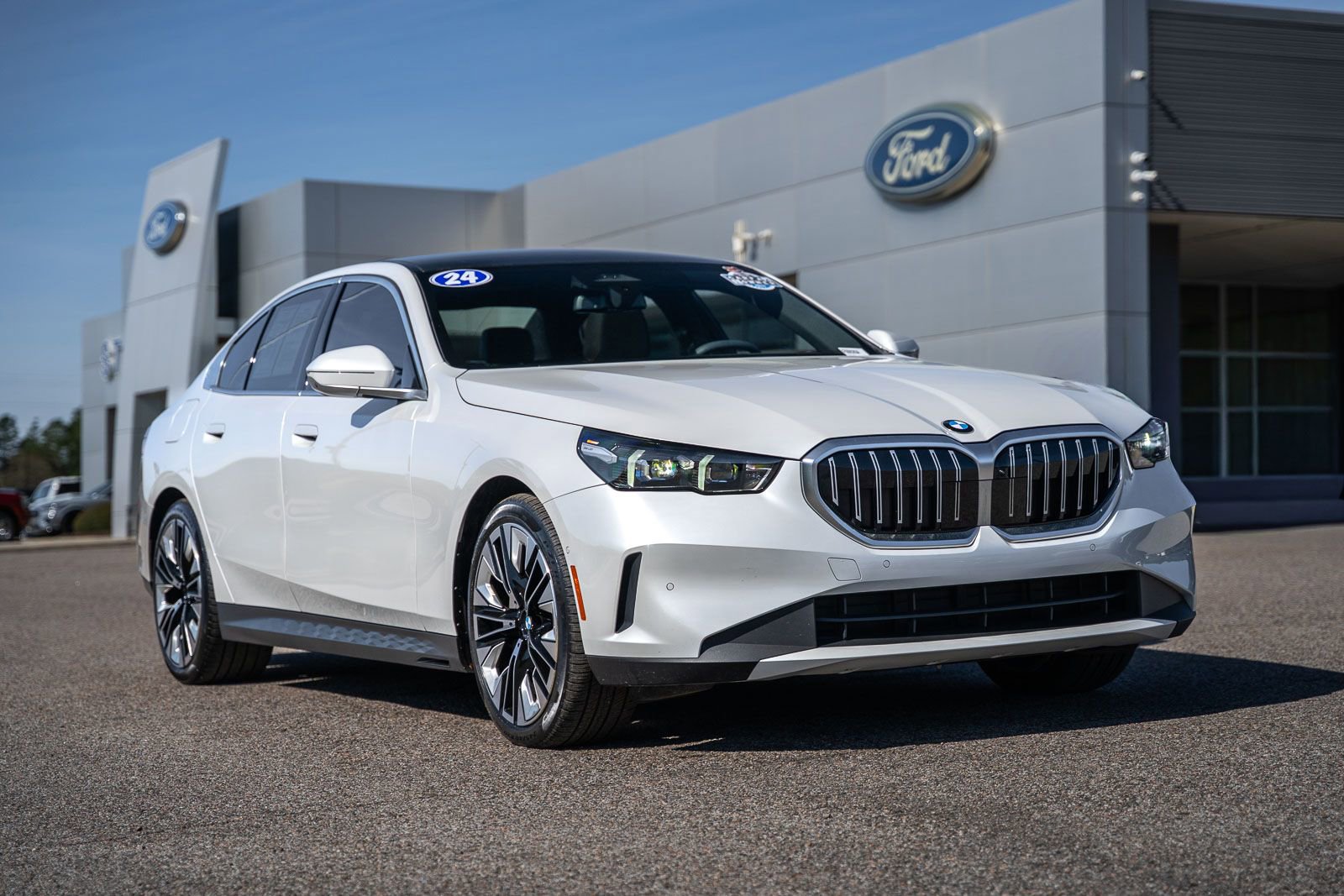 Used 2024 BMW 530i w/ Executive Package RWD image 1