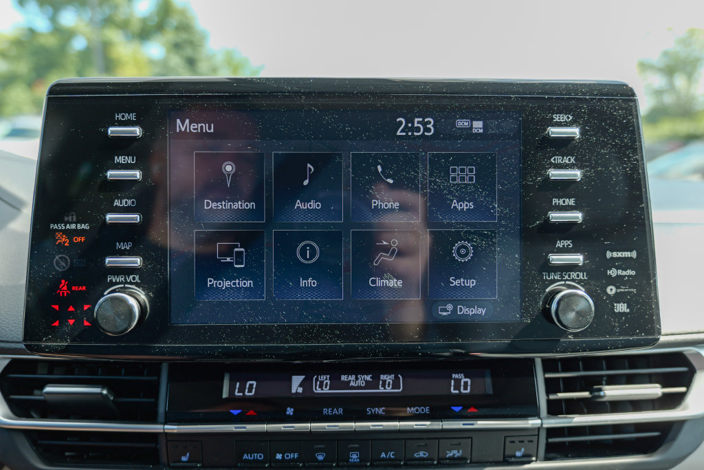 Used 2024 Toyota Sienna XLE w/ XLE Plus Package FWD image 55