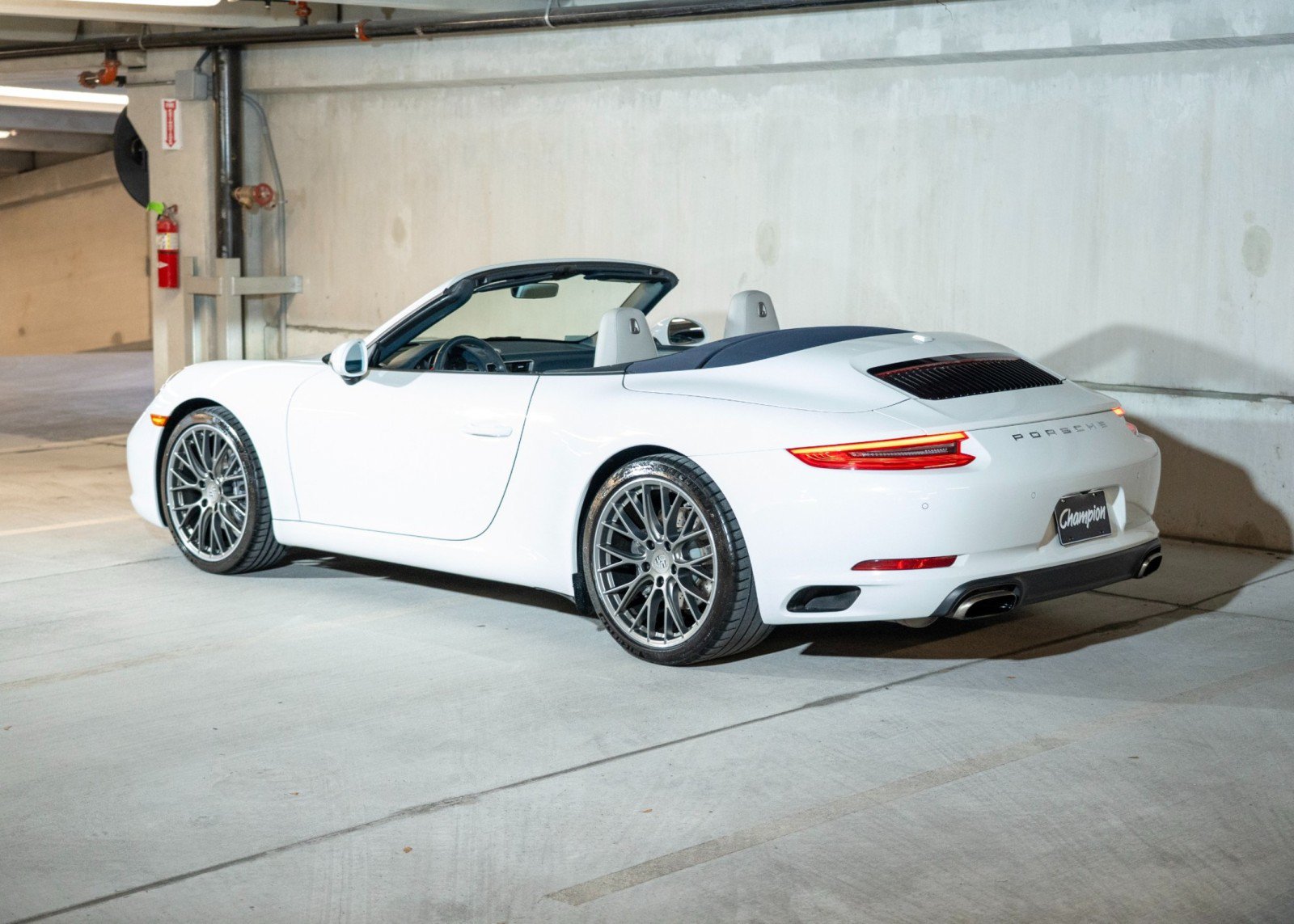 Certified 2018 Porsche 911 GT2 RS image 3