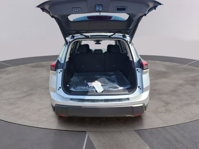 Certified 2024 Nissan Rogue SV image 16