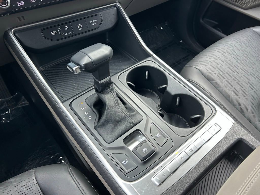 Used 2025 Kia Carnival image 18