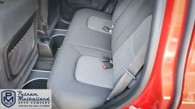 Used 2008 Chevrolet HHR LT image 12