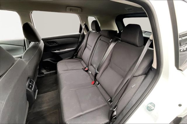 Used 2024 Nissan Rogue S image 16