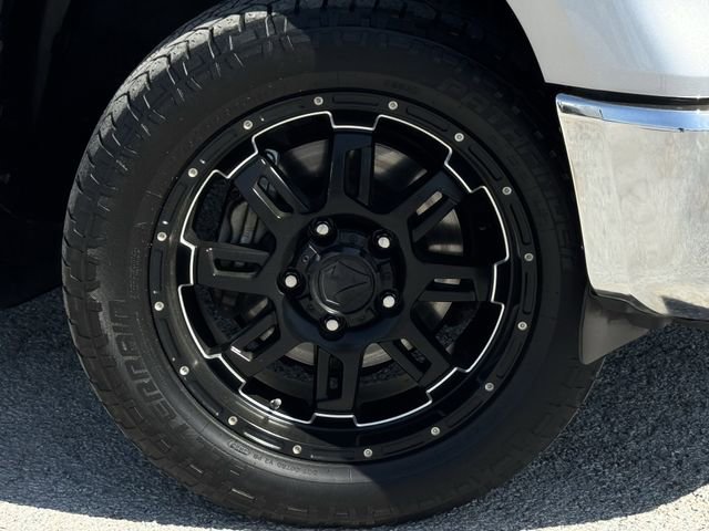 Used 2016 Toyota Tundra SR5 w/ SR5 Upgrade Package image 31