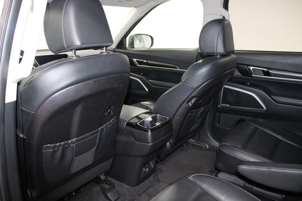 Used 2025 Kia Telluride S FWD image 19