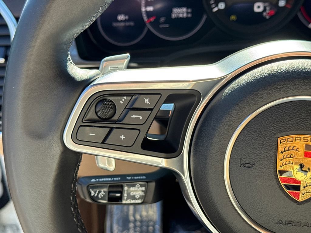 Used 2023 Porsche Cayenne Platinum Edition image 25