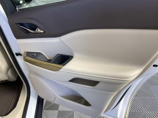 Used 2017 GMC Acadia Denali w/ Technology Package image 4