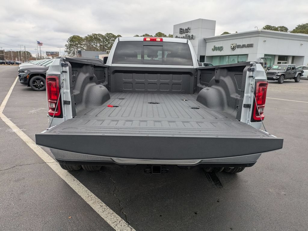 New 2026 RAM 3500 Tradesman AWD/4WD image 24