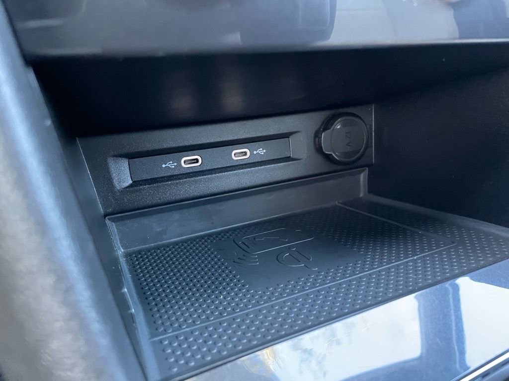 Used 2021 Volkswagen Tiguan SEL image 16