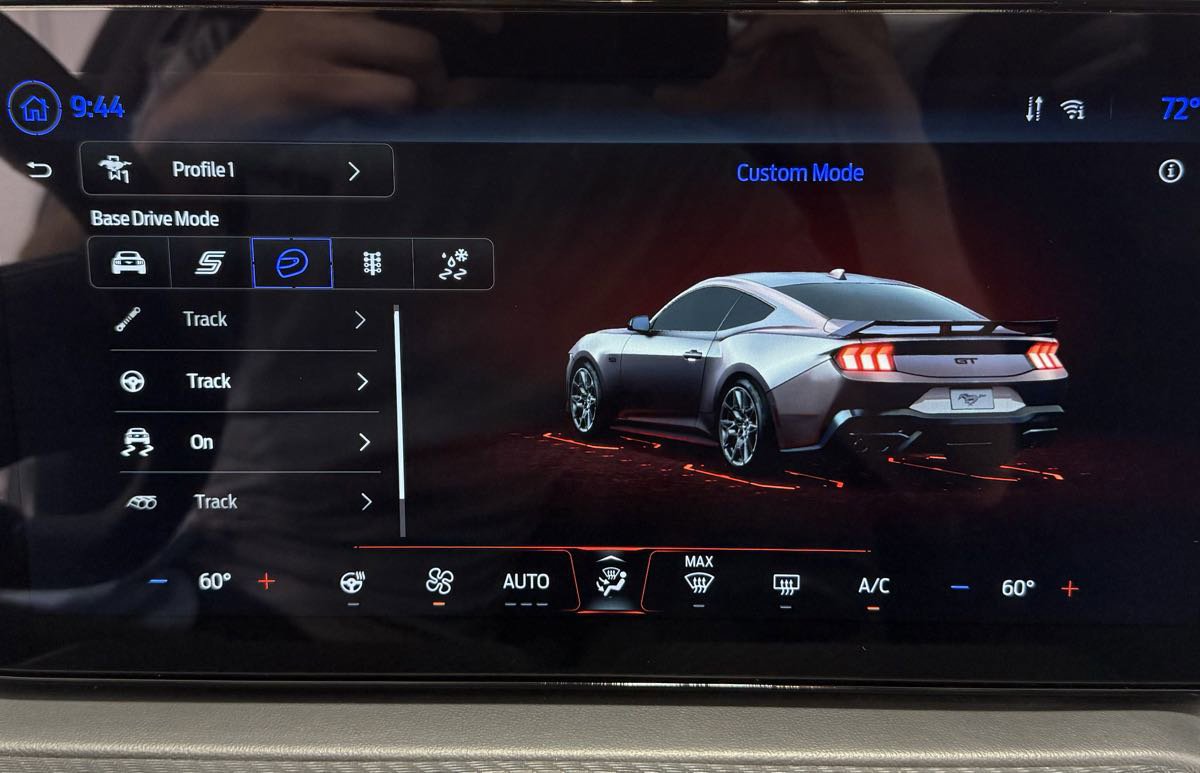 Used 2024 Ford Mustang Dark Horse image 29