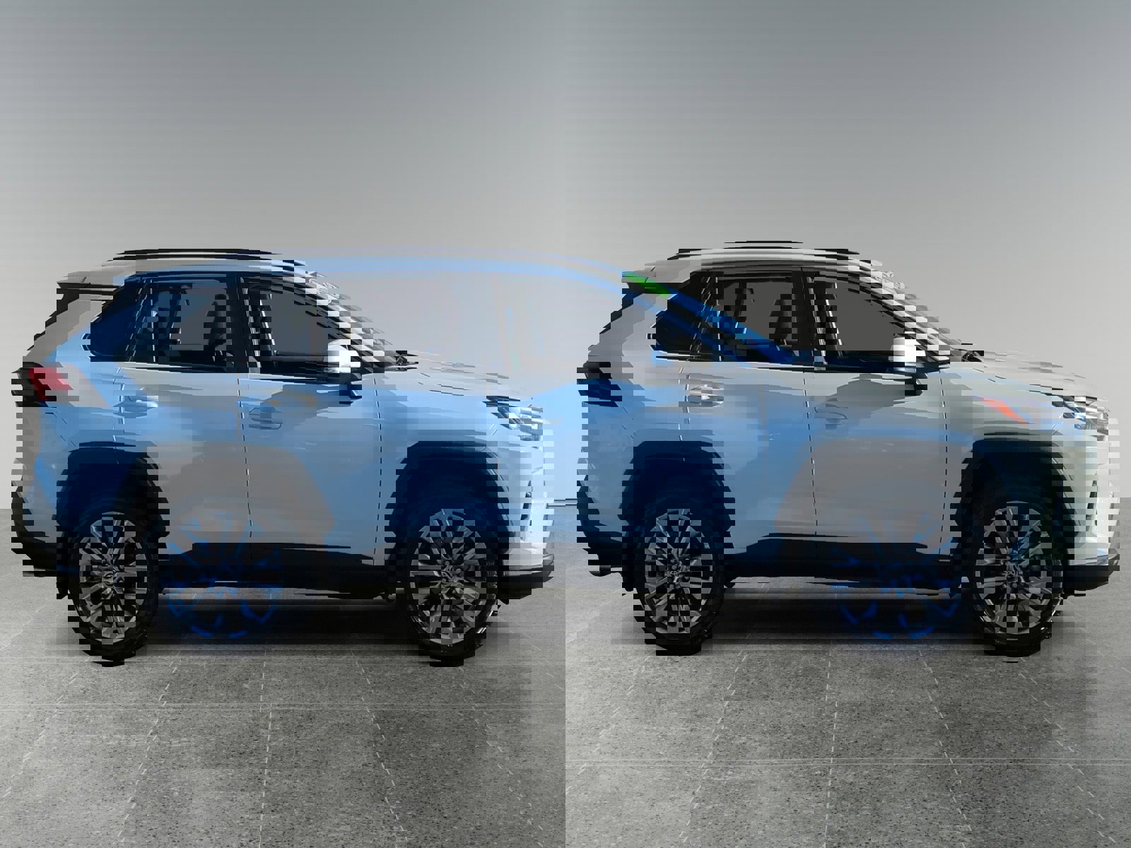 Used 2022 Toyota RAV4 XLE Premium image 6