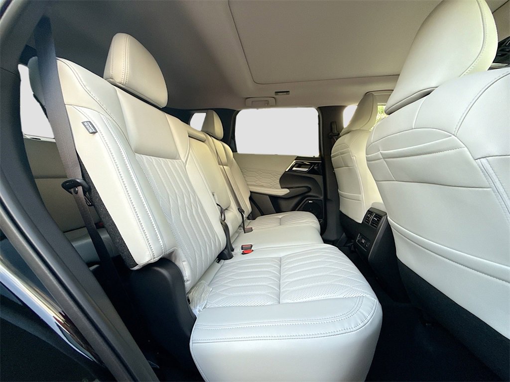 New 2025 Mitsubishi Outlander SEL image 30