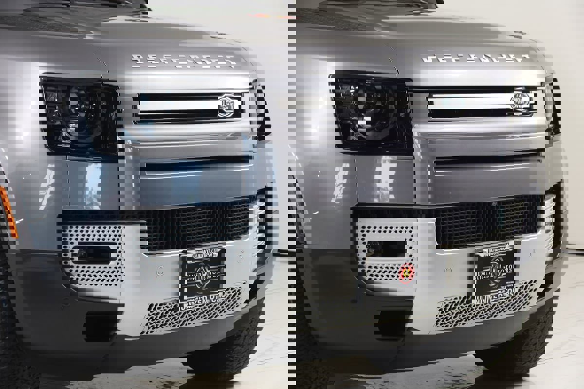 Used 2023 Land Rover Defender 110 SE image 45