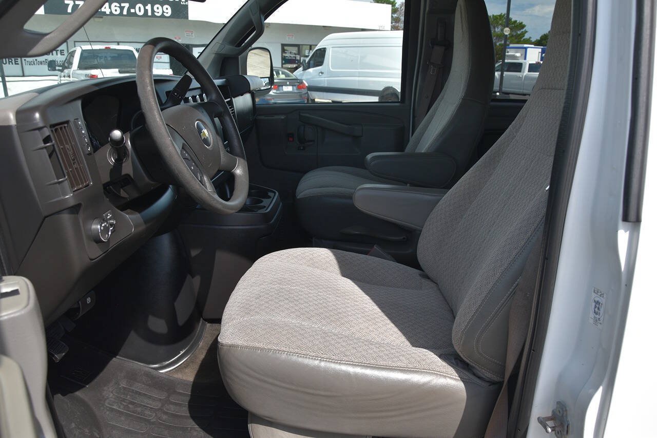 Used 2019 Chevrolet Express 3500 LT w/ LT Preferred Equipment Group RWD image 9