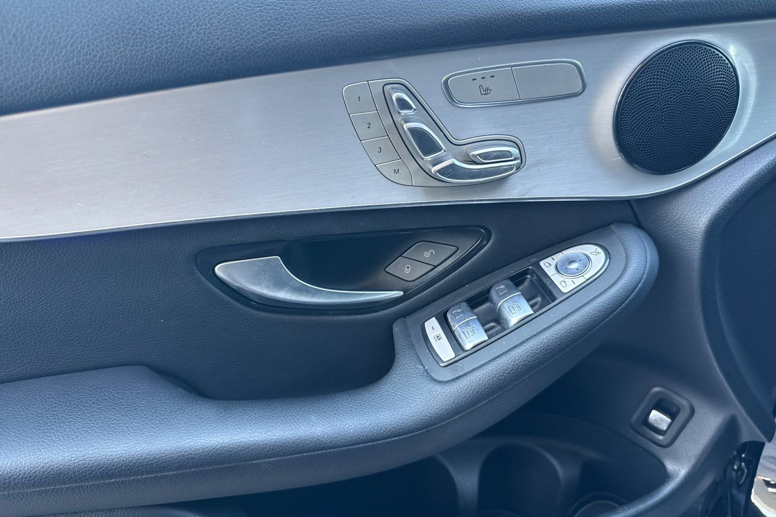 Used 2021 Mercedes-Benz GLC 300 image 11