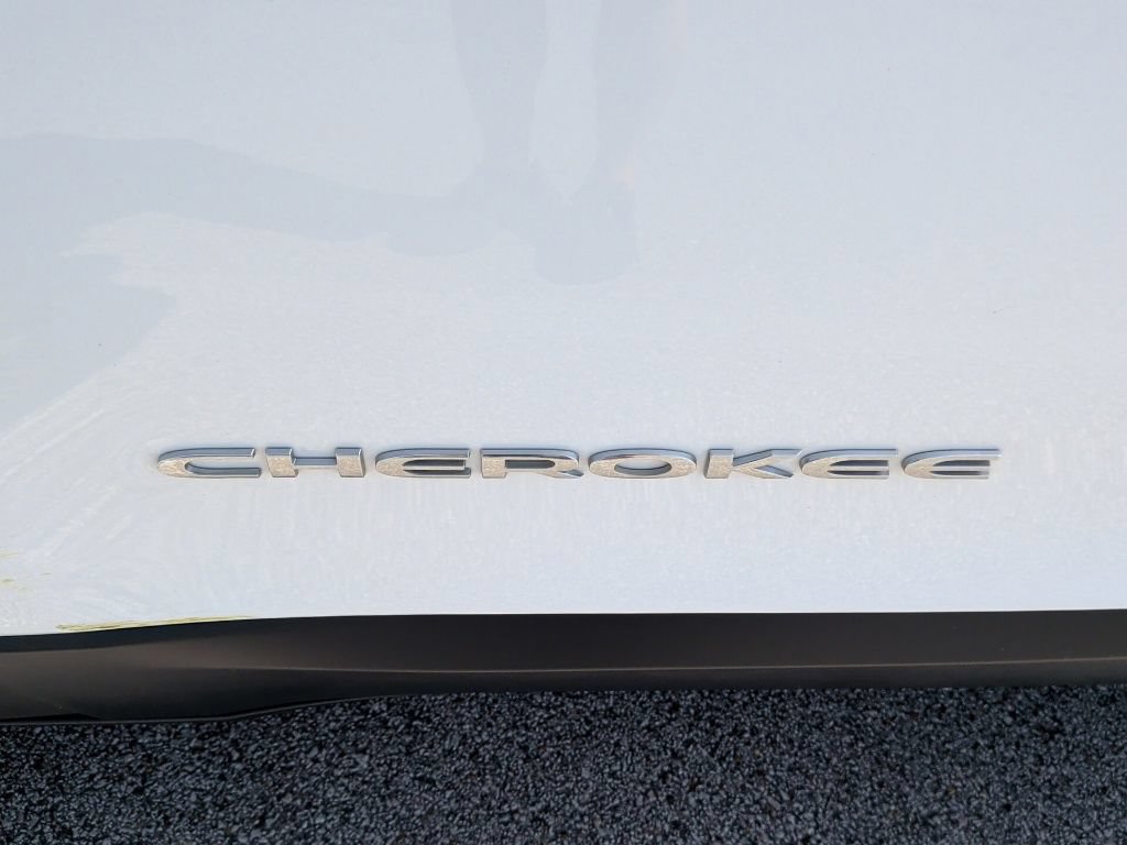 Used 2020 Jeep Cherokee Latitude Plus FWD image 42