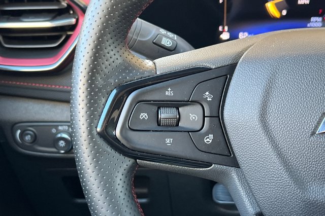 Used 2025 Chevrolet TrailBlazer RS w/ Driver Confidence Package FWD image 28