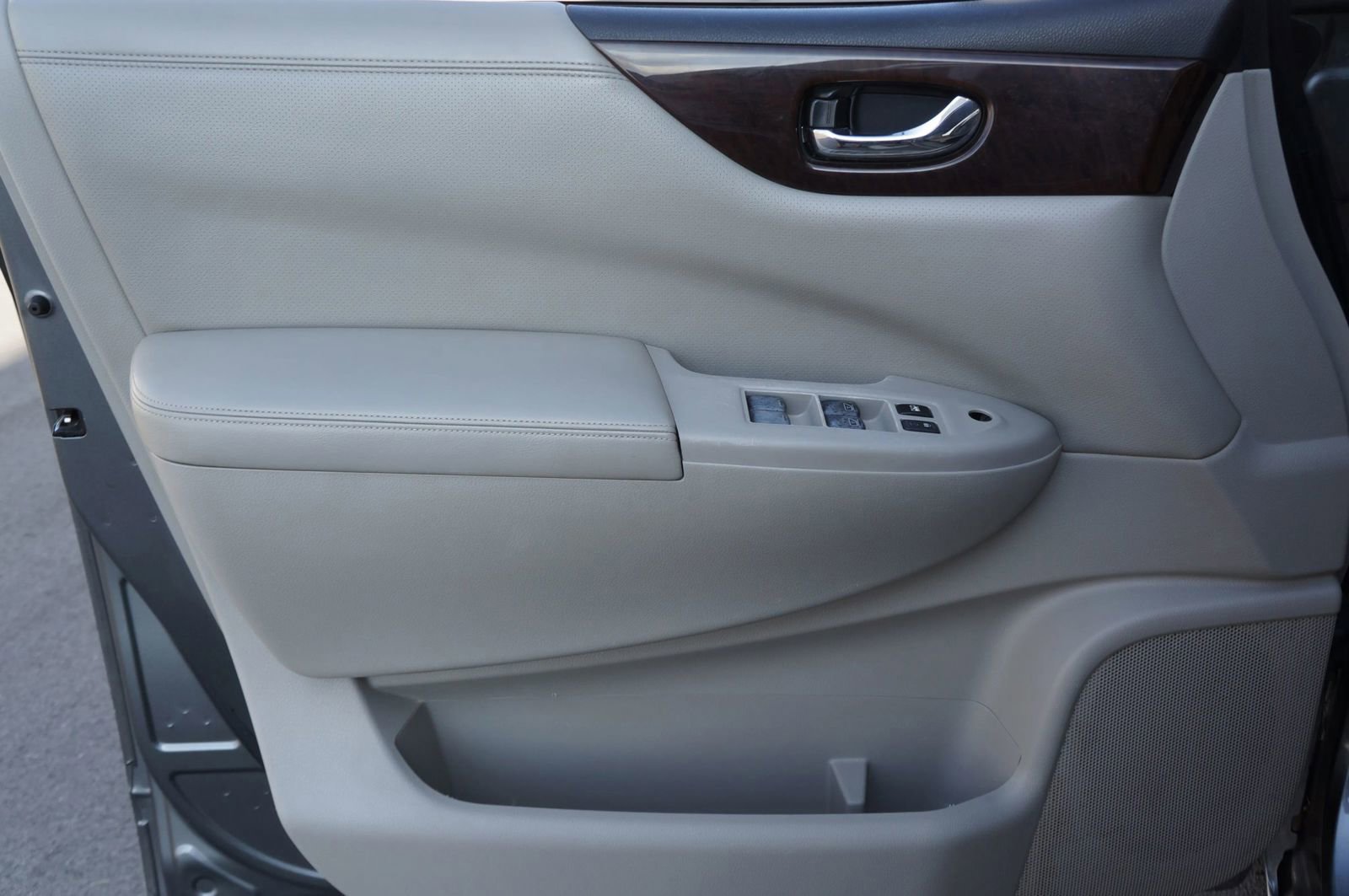 Used 2016 Nissan Quest SV image 24