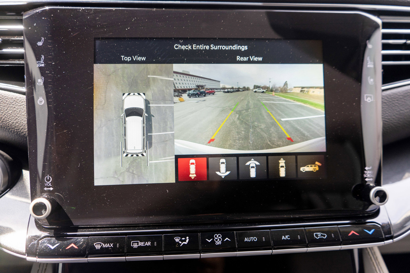 Used 2023 Jeep Wagoneer 4WD w/ Convenience Group I image 20