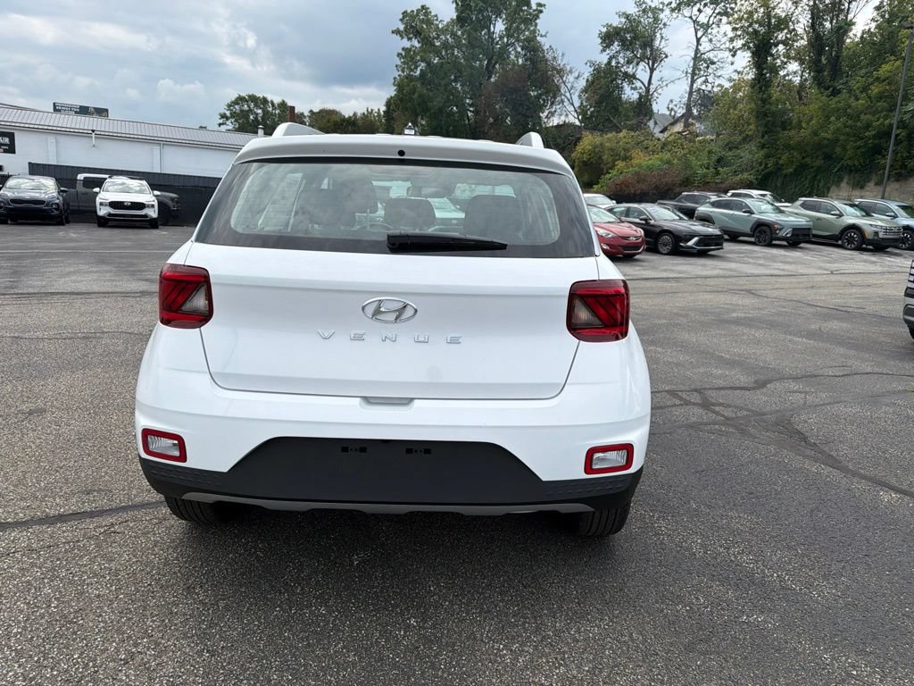New 2026 Hyundai Venue SEL FWD image 6