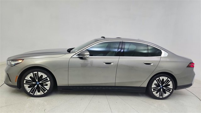Used 2025 BMW i5 xDrive40 image 10