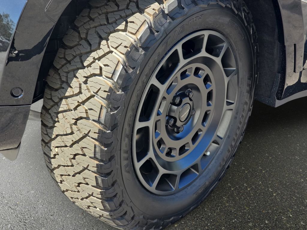 New 2026 Land Rover Defender 110 V8 image 33