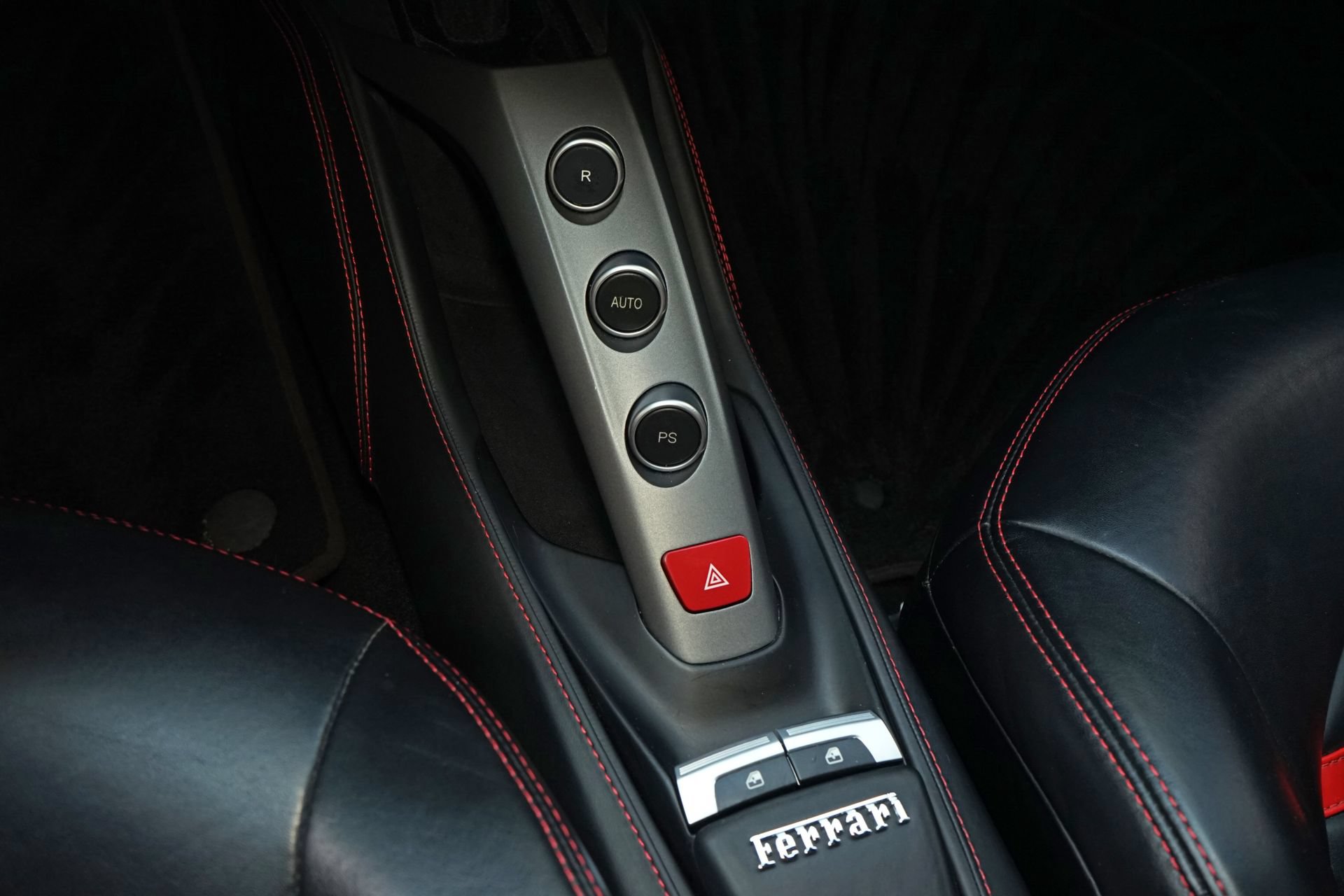 Used 2017 Ferrari 488 GTB RWD image 17