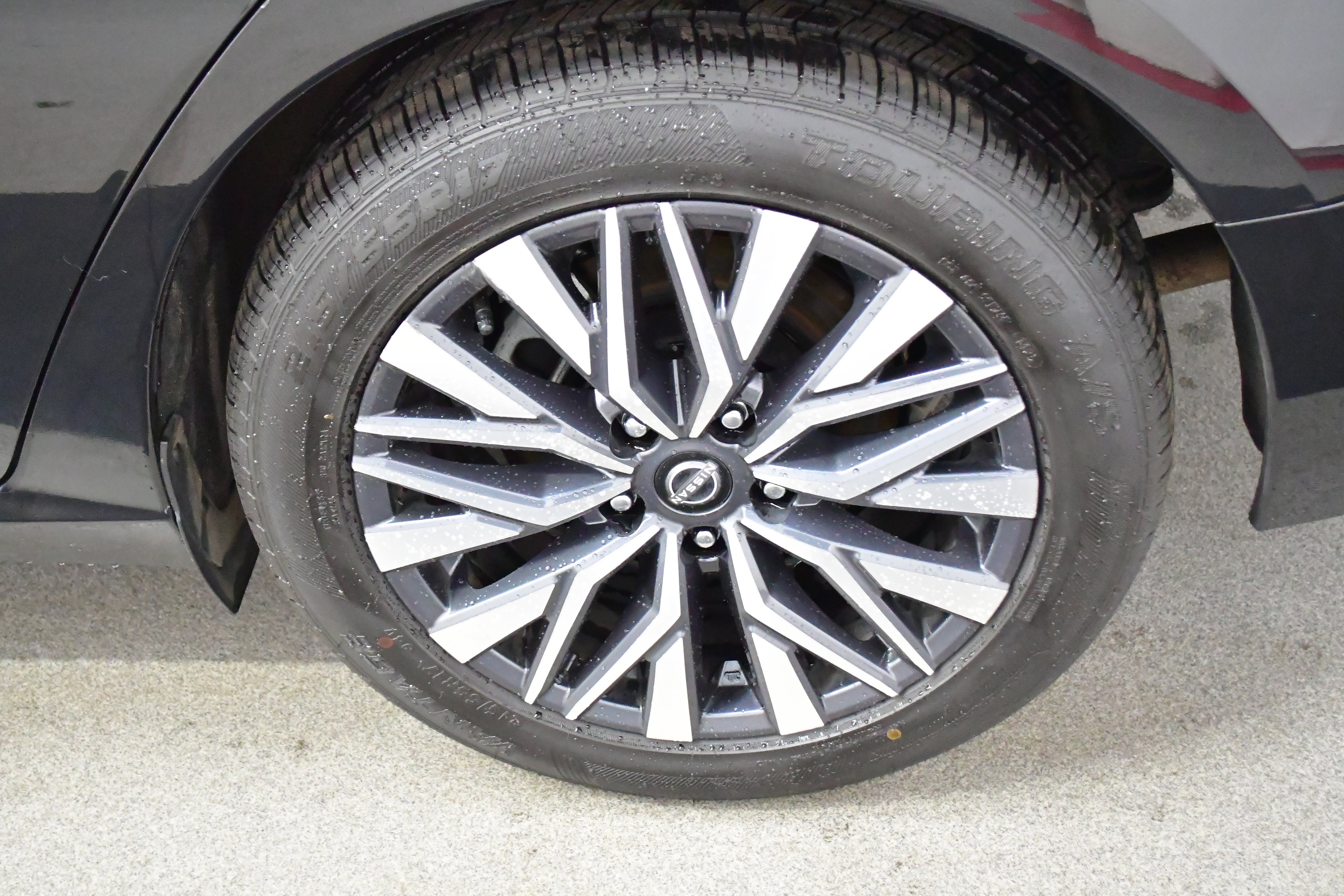 Used 2025 Nissan Altima 2.5 SV FWD image 32