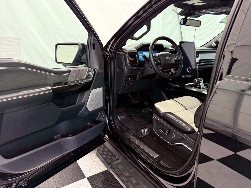 Used 2023 Ford F150 Lightning Platinum AWD/4WD image 32