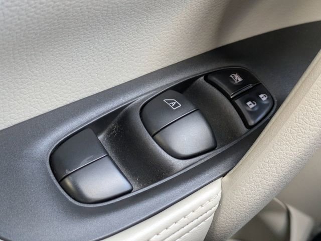 Used 2022 Nissan Rogue Sport SL w/ Premium Package image 20