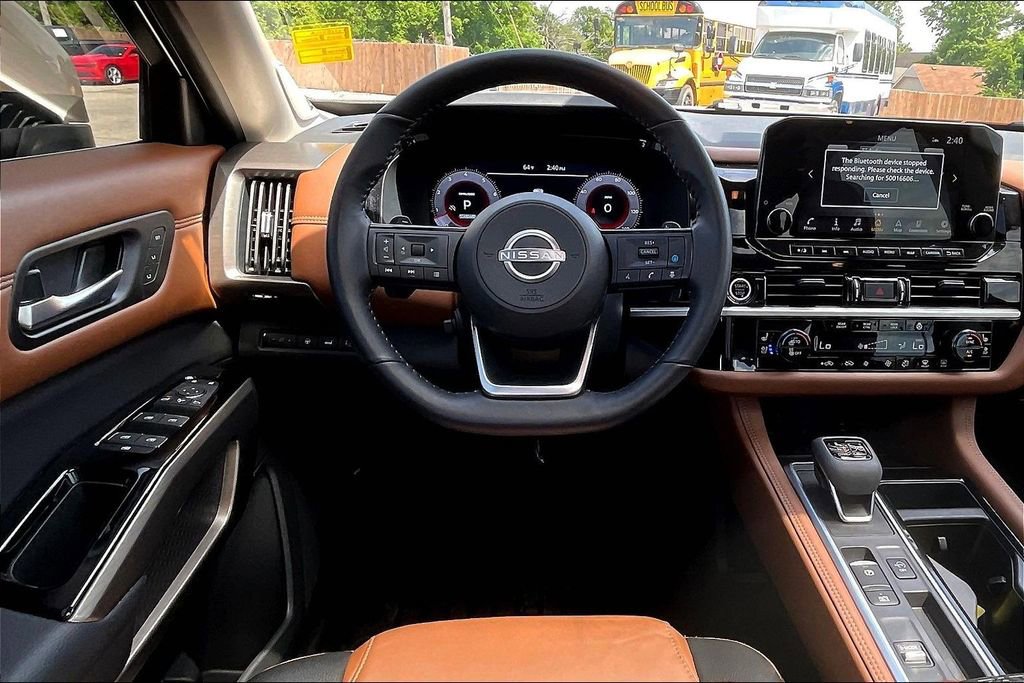 Used 2024 Nissan Pathfinder Platinum w/ Cargo Package FWD image 5