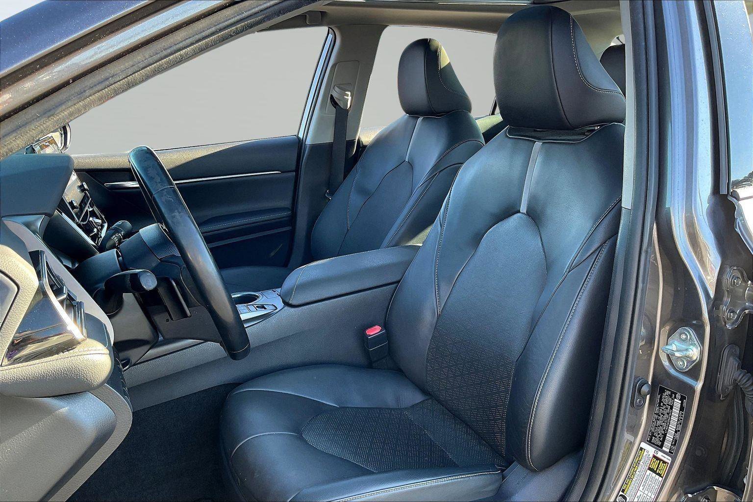 Used 2022 Toyota Camry XSE image 25