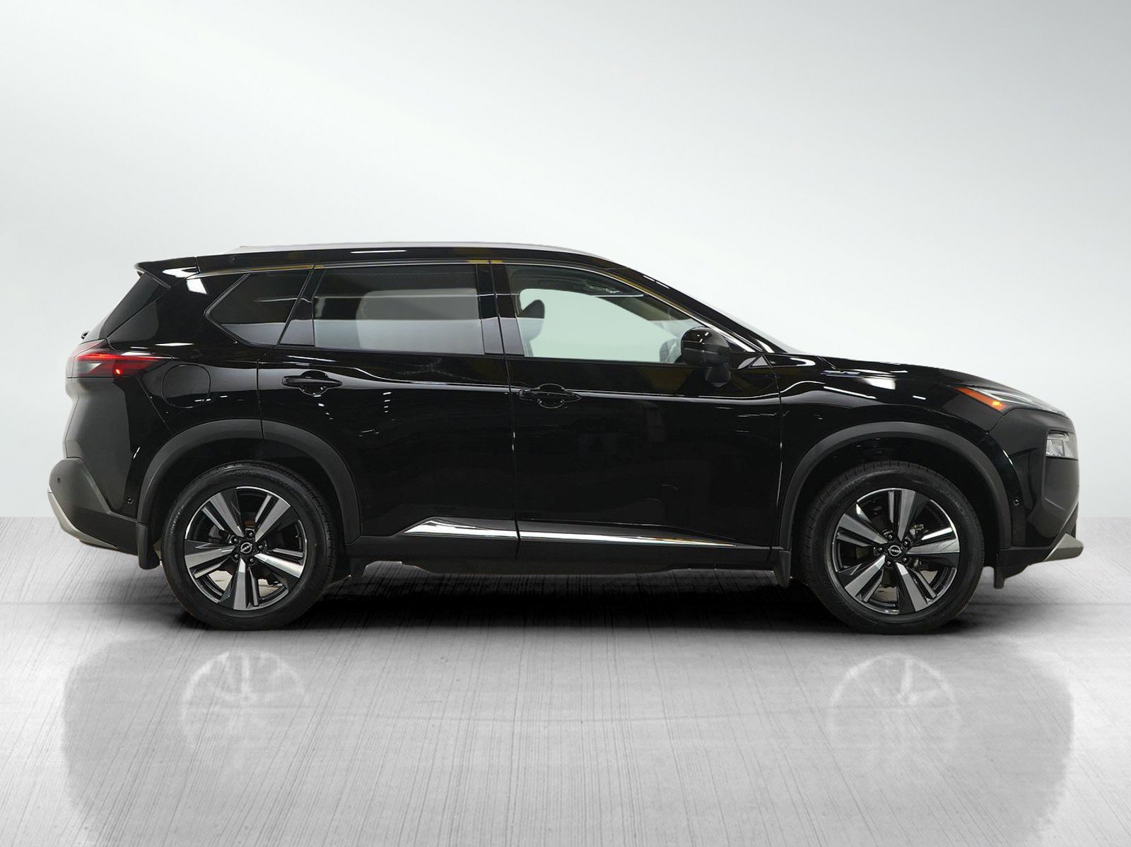 Used 2023 Nissan Rogue Platinum image 7