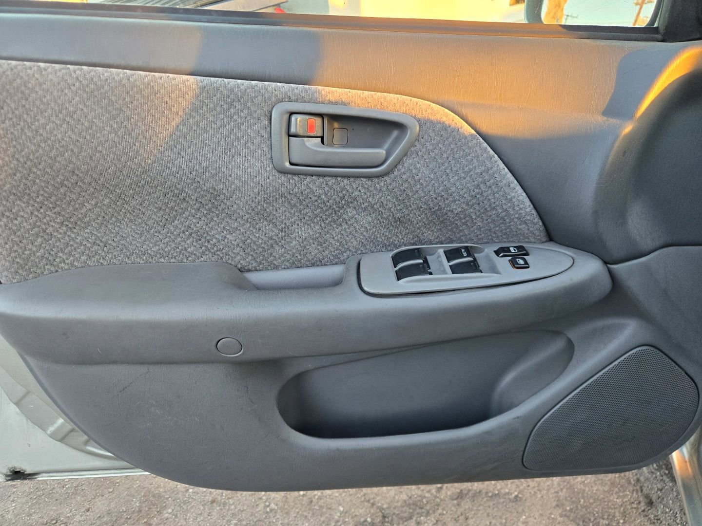 Used 2000 Toyota Camry LE image 9