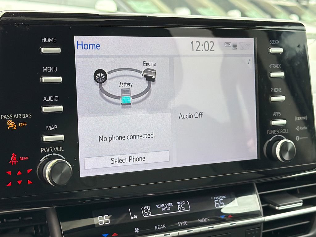 Used 2024 Toyota Sienna XLE image 25