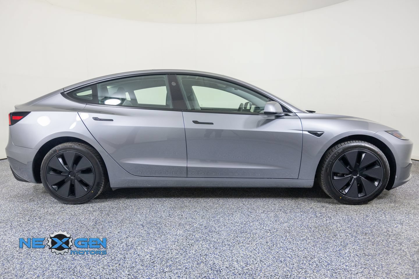Used 2025 Tesla Model 3 Long Range RWD image 9