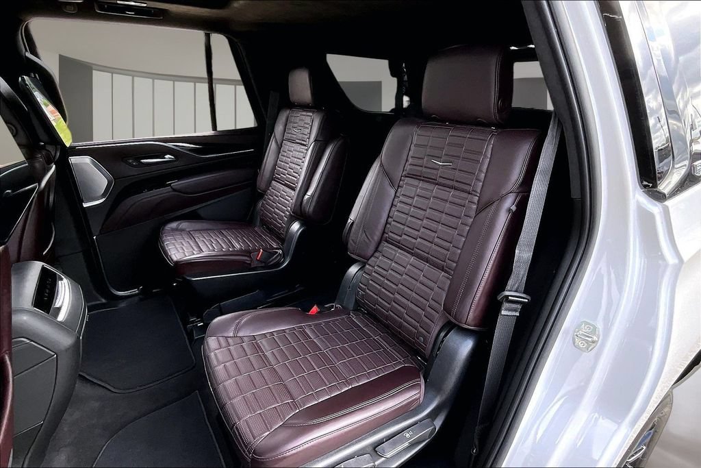 Used 2023 Cadillac Escalade Sport Platinum w/ LPO, ONYX Package AWD/4WD image 28